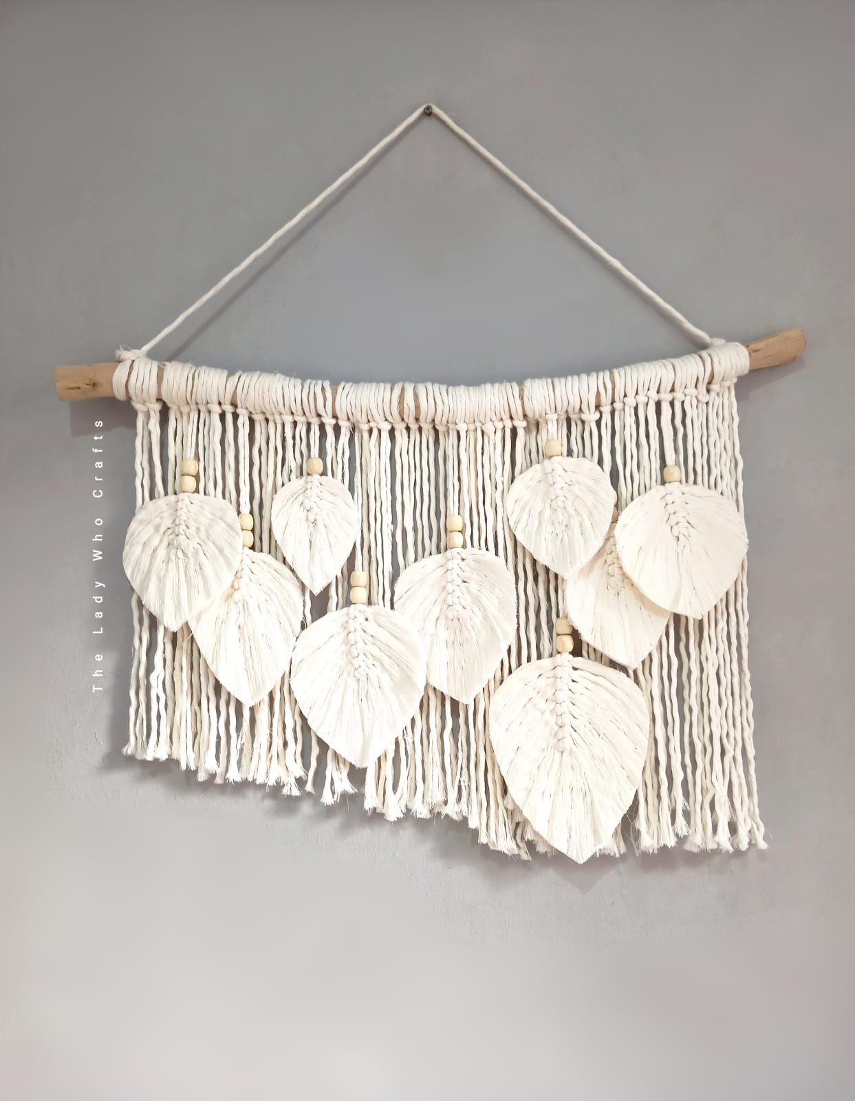 Whity Feathers Macrame